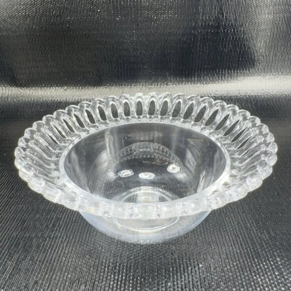 Vintage‎ Clear Glass Bowl With Blown Glass Looped Rim Dish Bowl Decorative Bowl